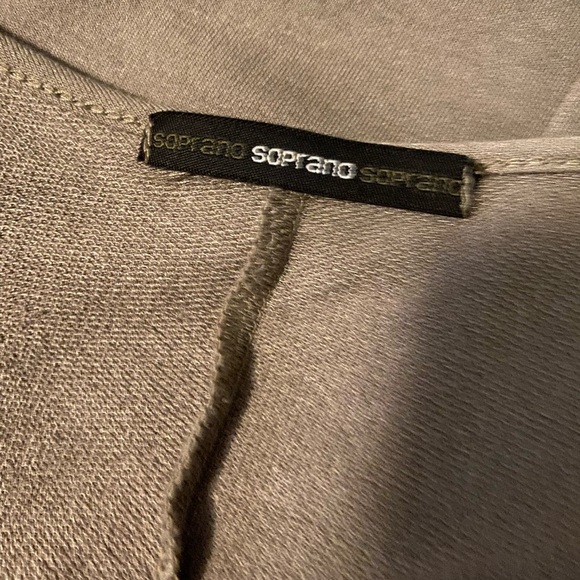 Color block dress. - Picture 4 of 5